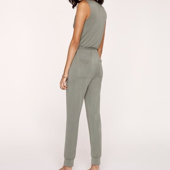 NWT Heartloom Jumpsuit in Olive - Size Large - Picture 3 of 3